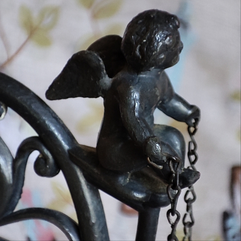 Victorian Cherub Wine Bottle Holder Vintage Home Decor Vase Conversation Piece - Picture 10 of 13